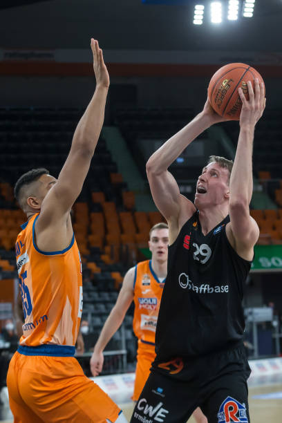 复了位于洛 复了位于洛