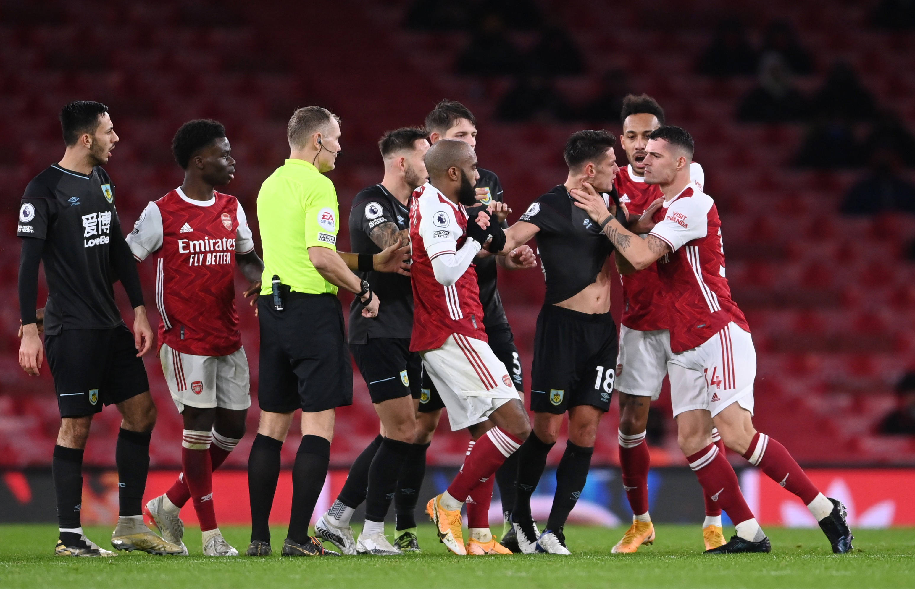 足球比赛的 足球比赛的