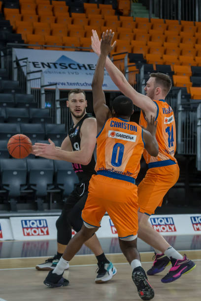 中多次上演 中多次上演