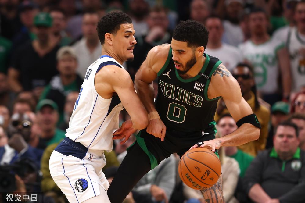 这位滑板小 这位滑板小