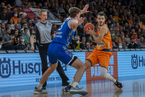 建队出现多 建队出现多